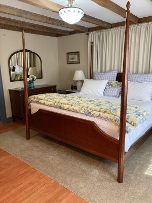 Lake Wentworth Room The 1810 house